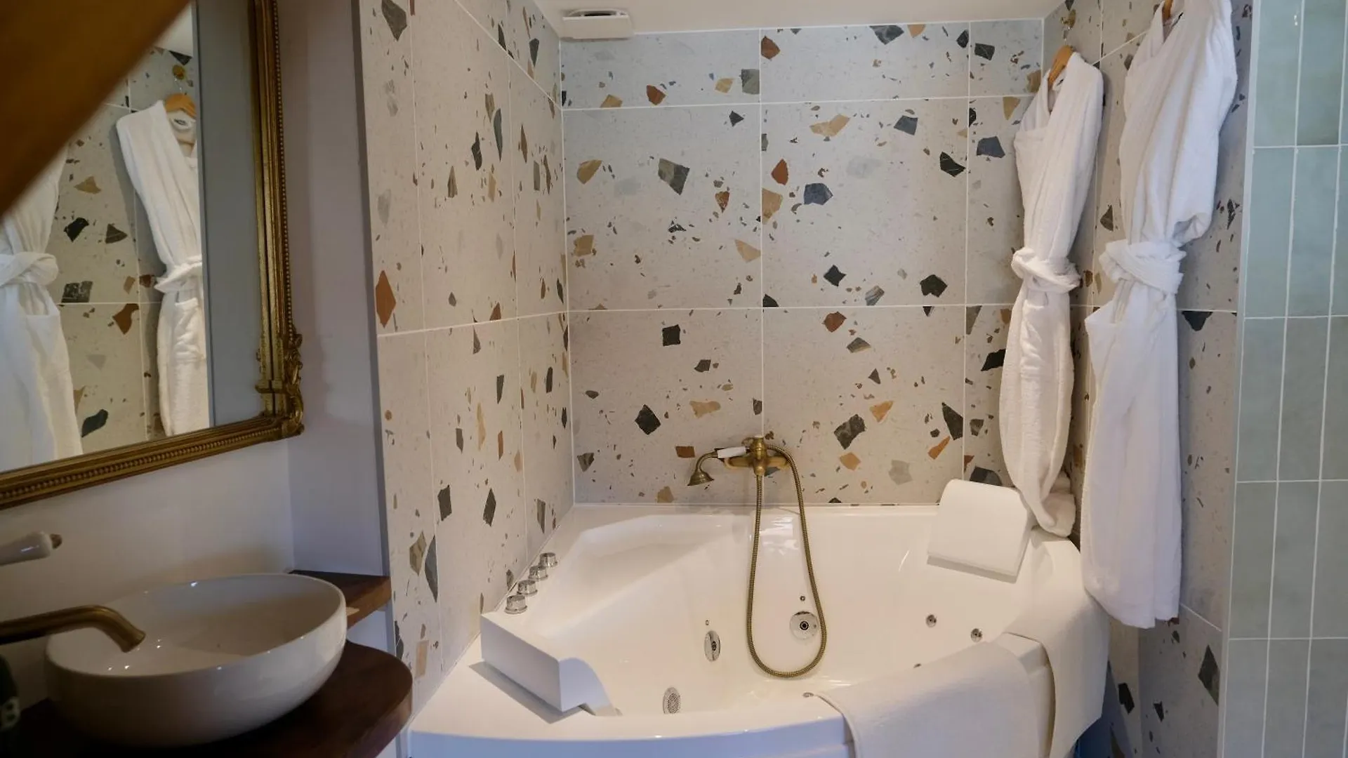 Dolcevita Suite - Signature Italienne Avec Spa Et Filet Сент-Этьен Апартаменты
